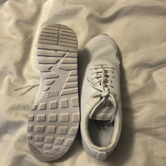 Nike Air Max Thea - Picture 2 of 5